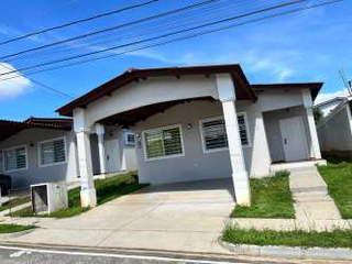 House for For Rent in Vista Alegre / Cerro Silvestre - 3 bedrooms