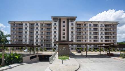 Bright furnished living room open kitchen balcony access PH Madeira Panama Pacifico