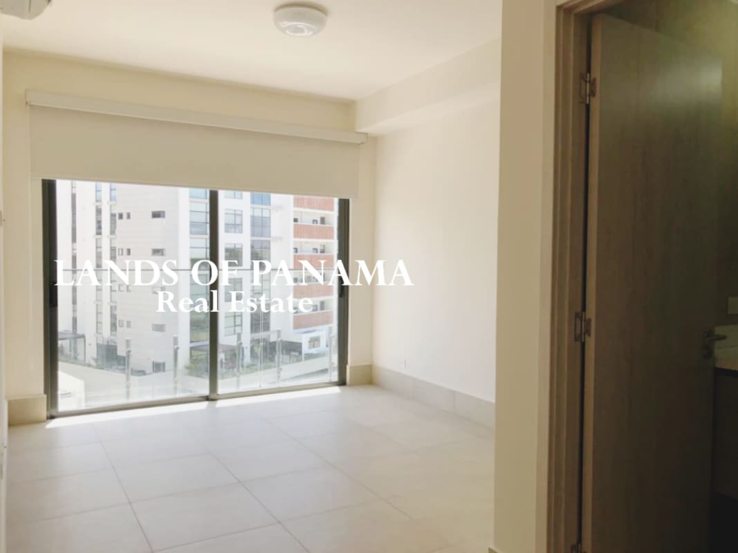 Bright spacious living room with golf views at PH Ocean House Santa Maria Panama