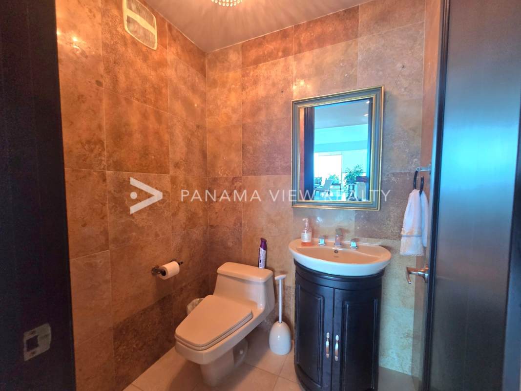 Luxury lobby entrance with decorative features PH Ocean One Costa del Este Panama