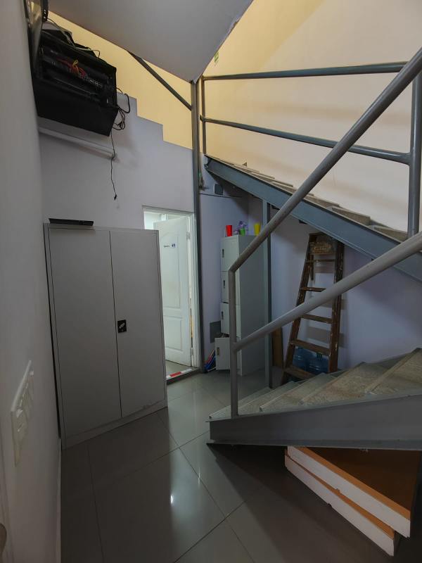 Bright showroom with tiled floors inside Albrook Mall Panama City property for sale