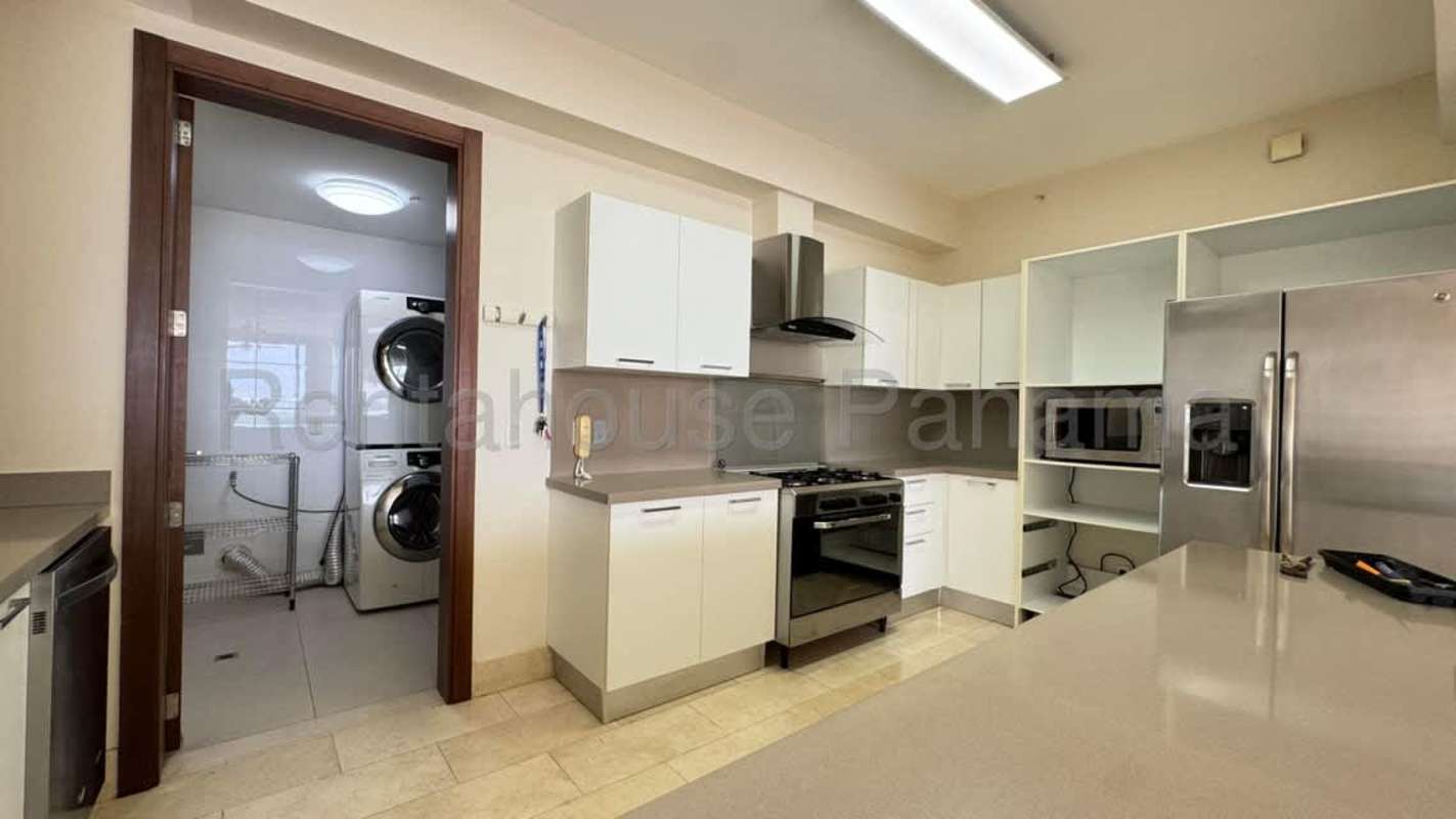 Luxury 3BR Apartment Golf View PH Oceana Santa María