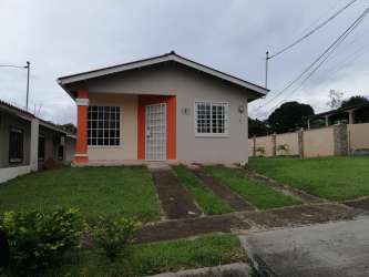 Corner 2BR House for Rent in La Mitra La Chorrera