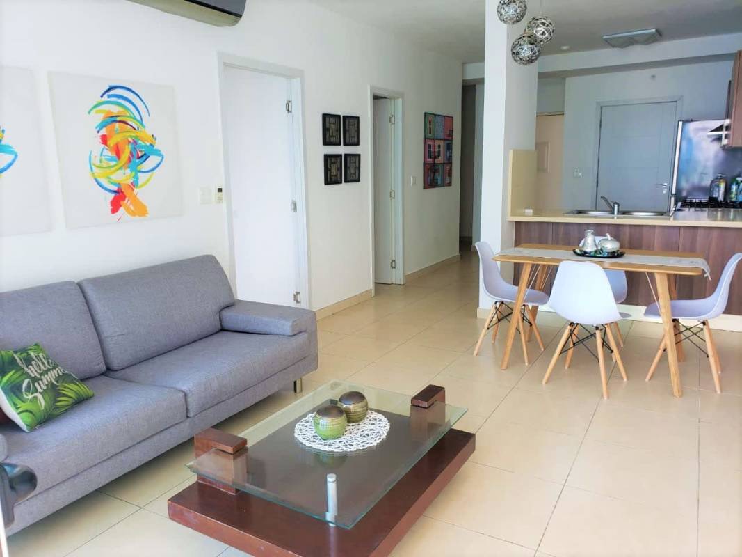 Oceanfront balcony with panoramic view in PH Oasis on the Bay Panama City