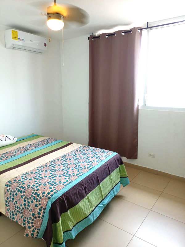 Second bedroom with furniture, AC, closet PH Metric Obarrio for rent Panama City