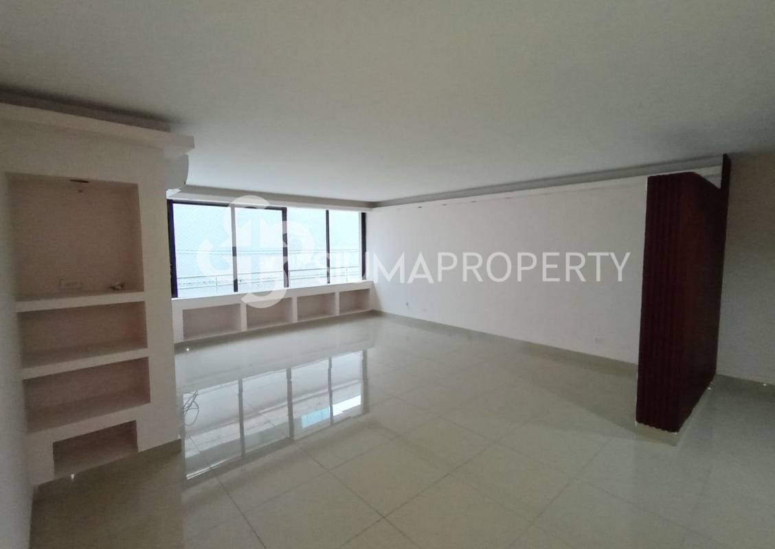 Modern kitchen with granite countertops, cabinetry in PH Brisas de Obarrio apartment rental Panama City