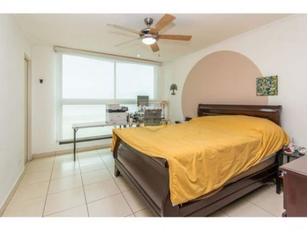 Bedroom cedar closet split AC and fan with window PH Baleares for sale in Coco del Mar Panama