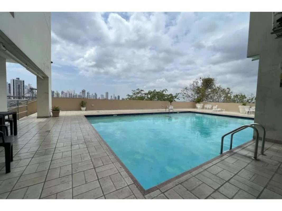 Rooftop swimming pool with panoramic city skyline view PH Majestic Gardens Edison Park Panama