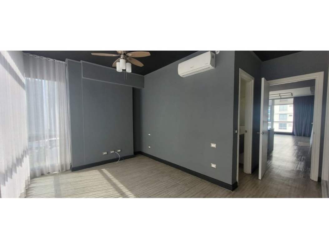 Rooftop infinity pool with city skyline views in PH Quartier Boutique Panama