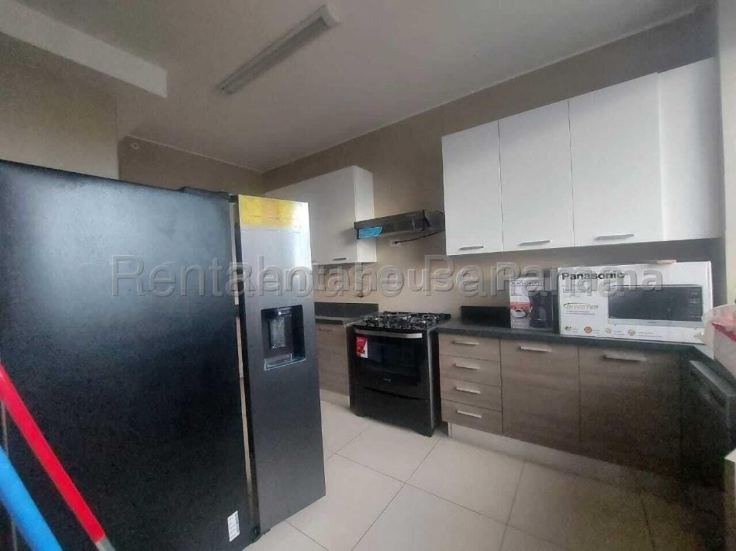 Spacious master suite with large windows and ocean view PH Deluxe Residences Punta Paitilla