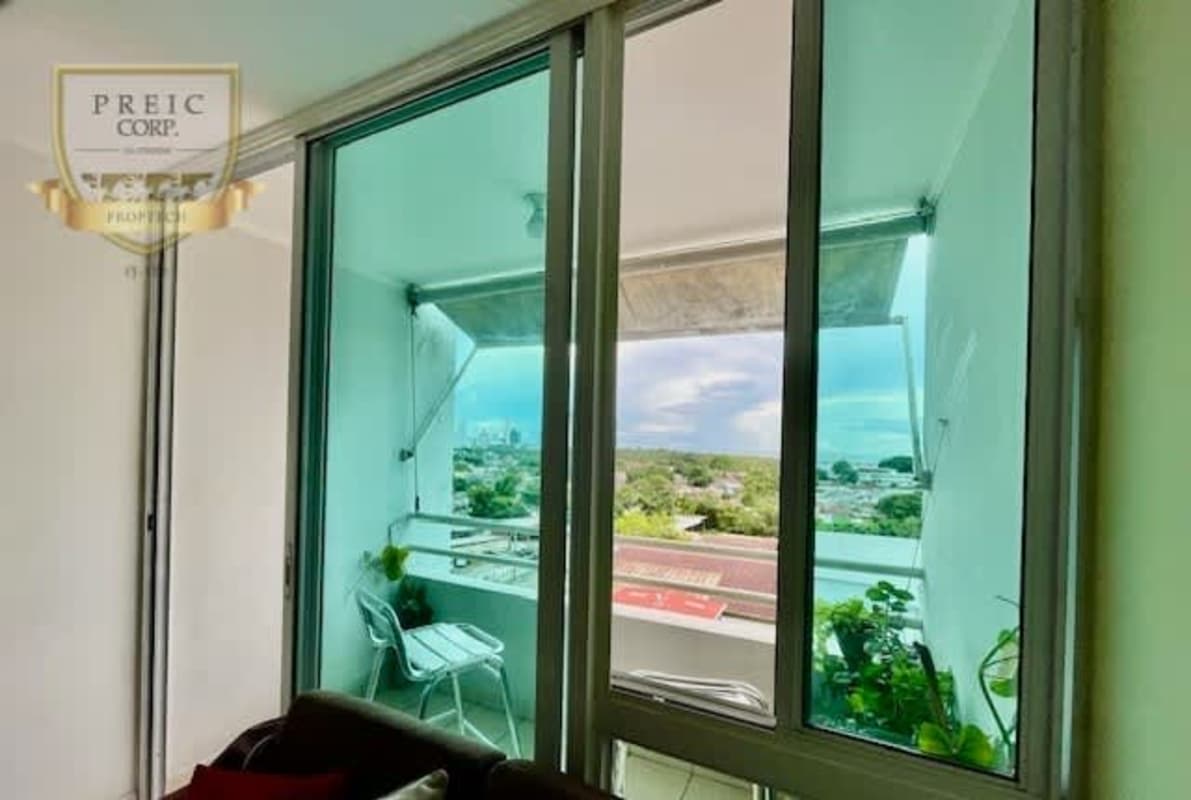 Open kitchen with breakfast space laminate cabinets Parque Lefevre Panama