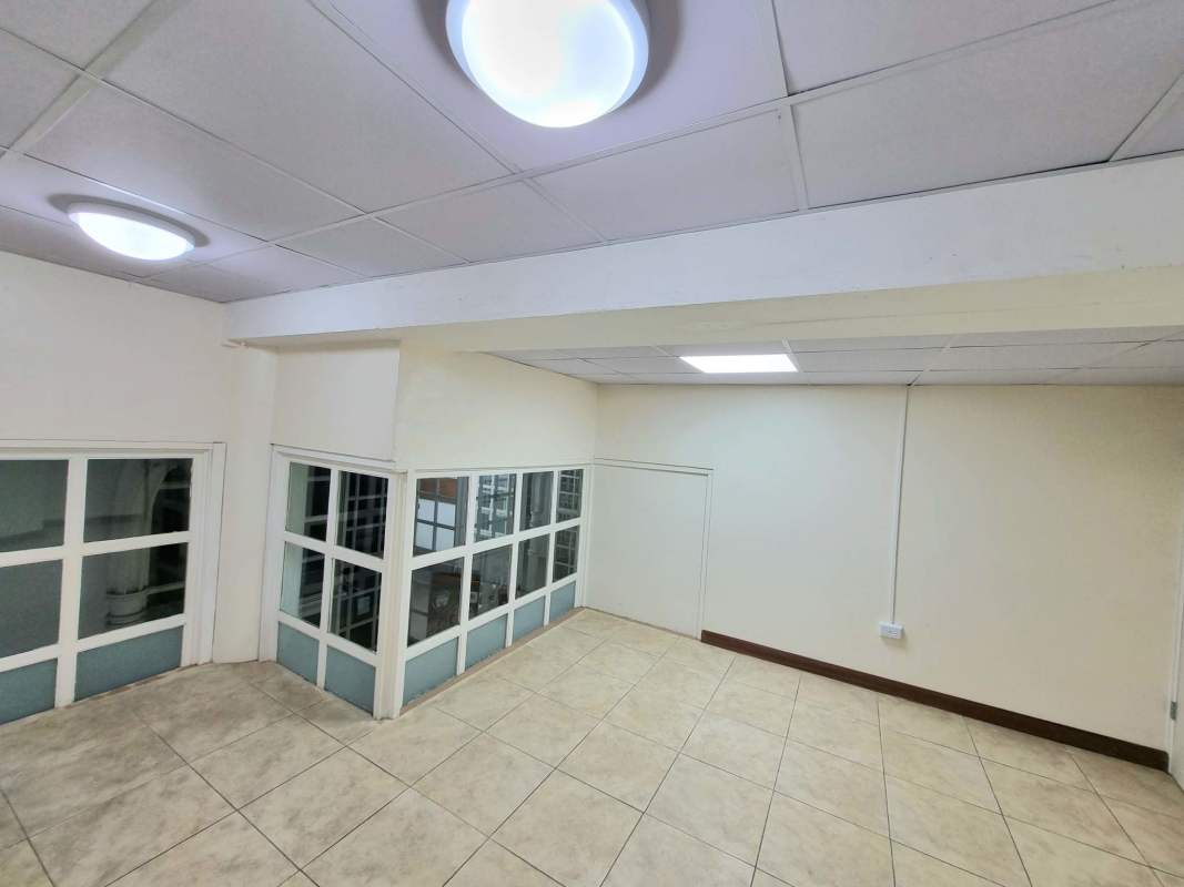 Empty commercial office with glass partitions in Plaza Paitilla Panama City