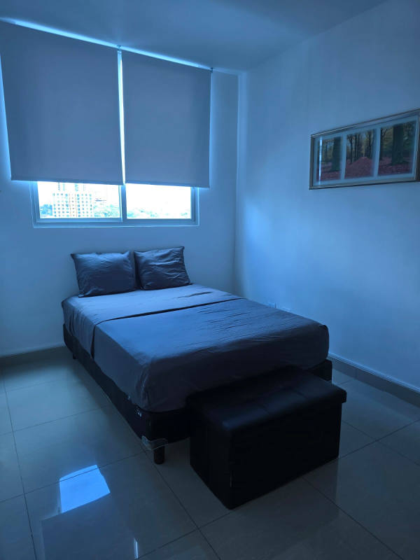 Minimal style bedroom large window city view blinds PH Diamond Tower Panama