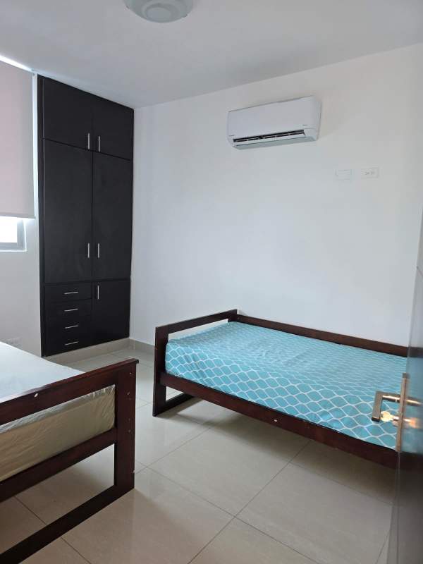 Bedroom with twin beds, closet, split AC PH Diamond Tower Panama
