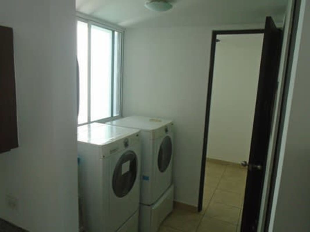 Infinity rooftop swimming pool offering panoramic city view in El Cangrejo Panama