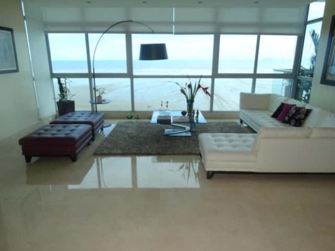 Master bedroom with stunning ocean and city views in PH Miramar Costa del Este Panama