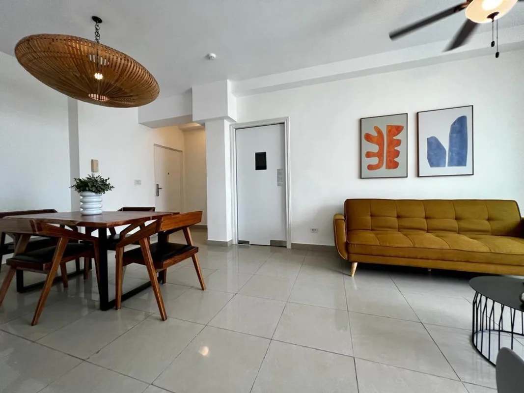 Comfortable living room with large windows, modern tiles, city view in PH Latorraca San Francisco