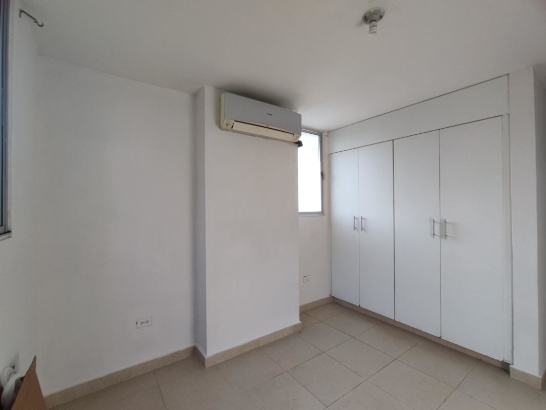 Bedroom minimal design built-in wardrobe AC Bella Vista Gardens Panama