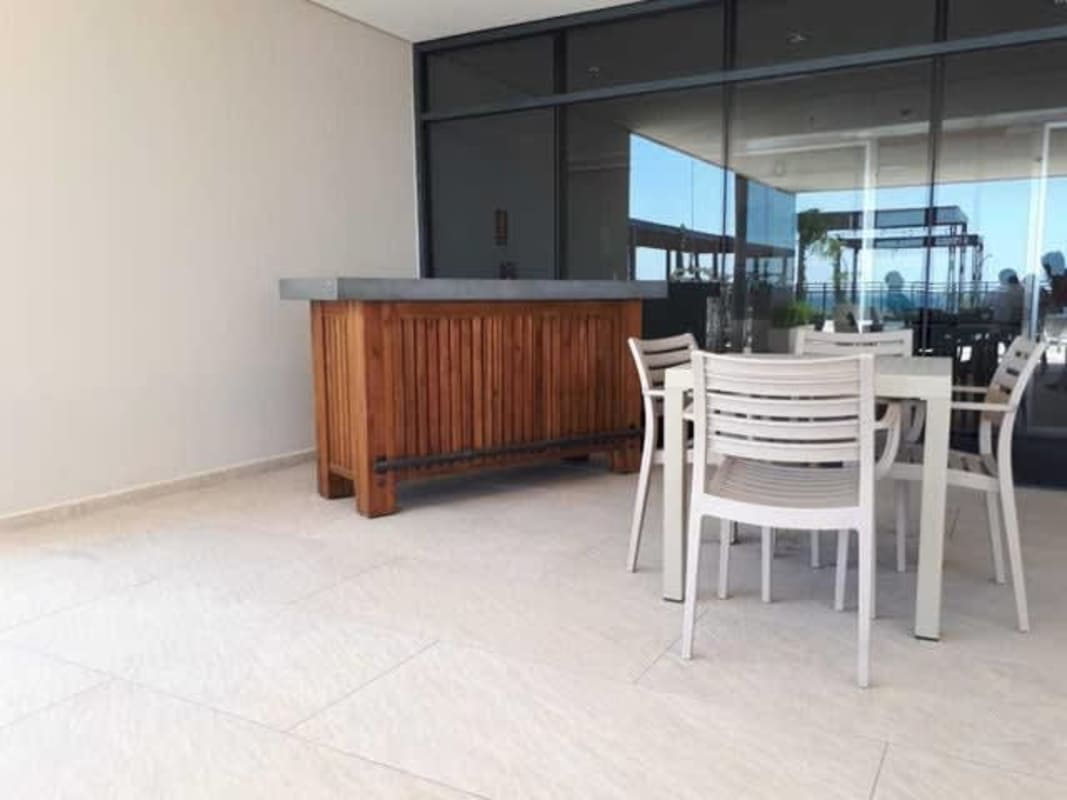 Luxury bathroom with freestanding bathtub, double vanity, and walk-in shower in PH Serenissima Costa del Este Panama