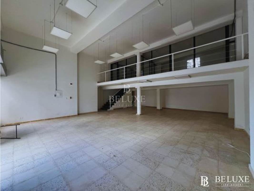 Corner Commercial Space with Mezzanine Via Brasil