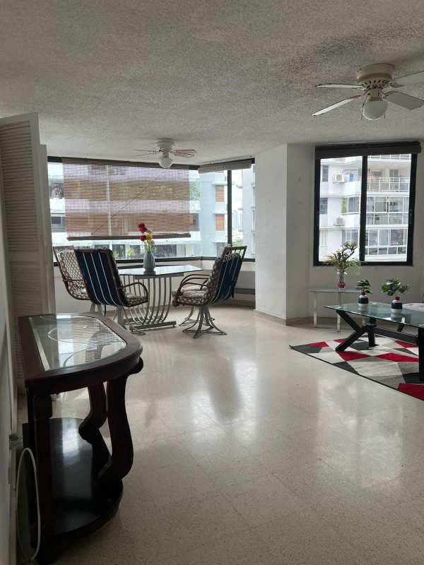 Large bedroom with panoramic city window, walk-in closet, Punta Paitilla Panama apartment