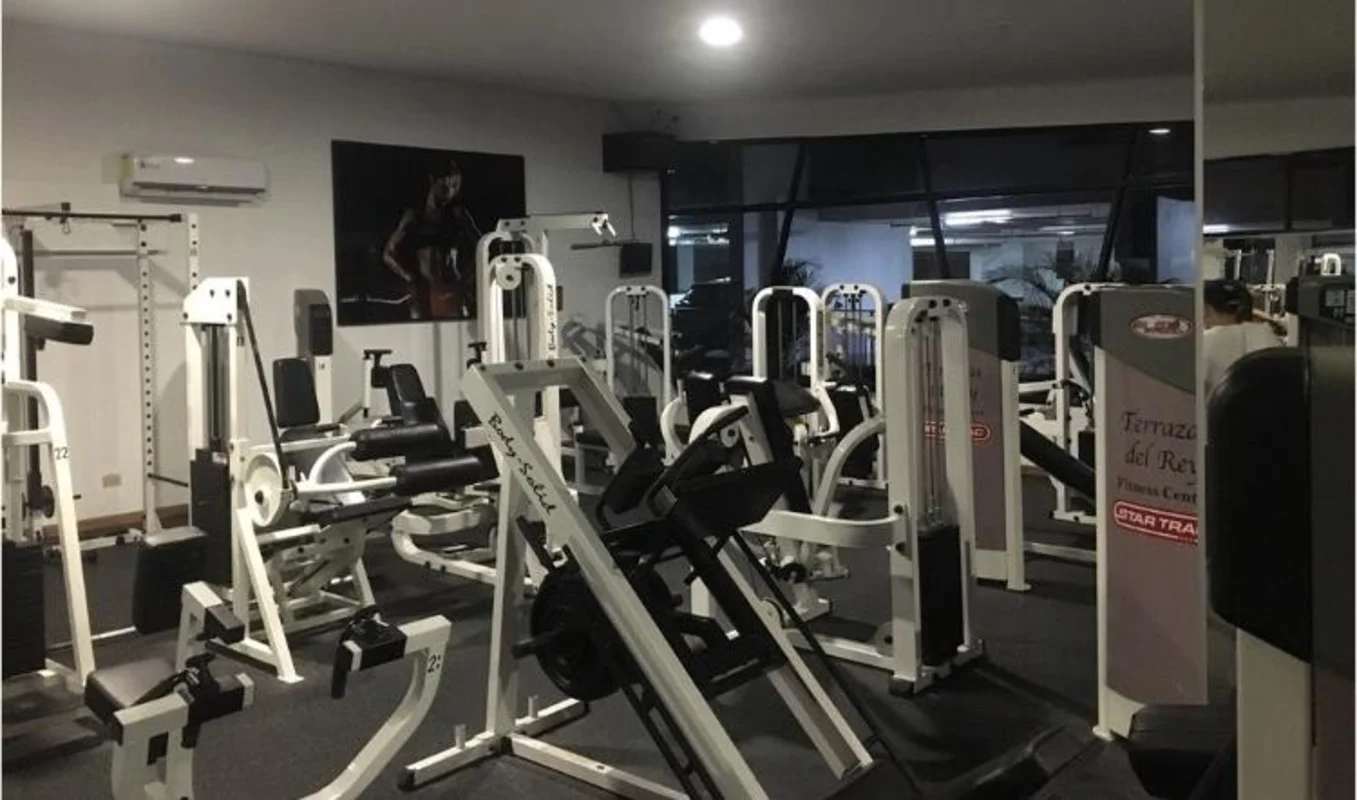 Bright 2BR Apartment for Rent in Condado del Rey with Balcony