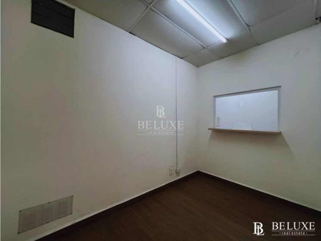 Open work area featuring ceramic tile floors and bright walls in PH Vista Brasil Via Brasil Panama City