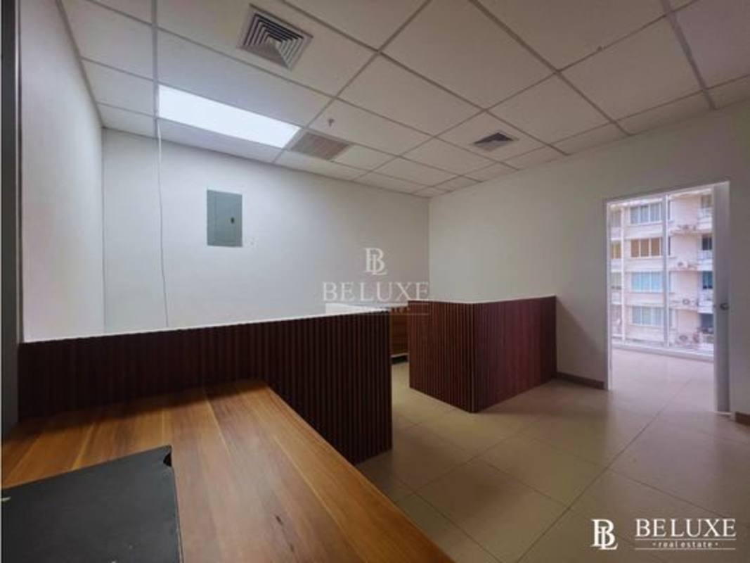 Private office with floor to ceiling window city skyline PH BICSA