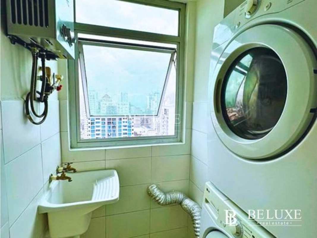 Modern bathroom with vessel sink and tile in PH La Torraca San Francisco Panama