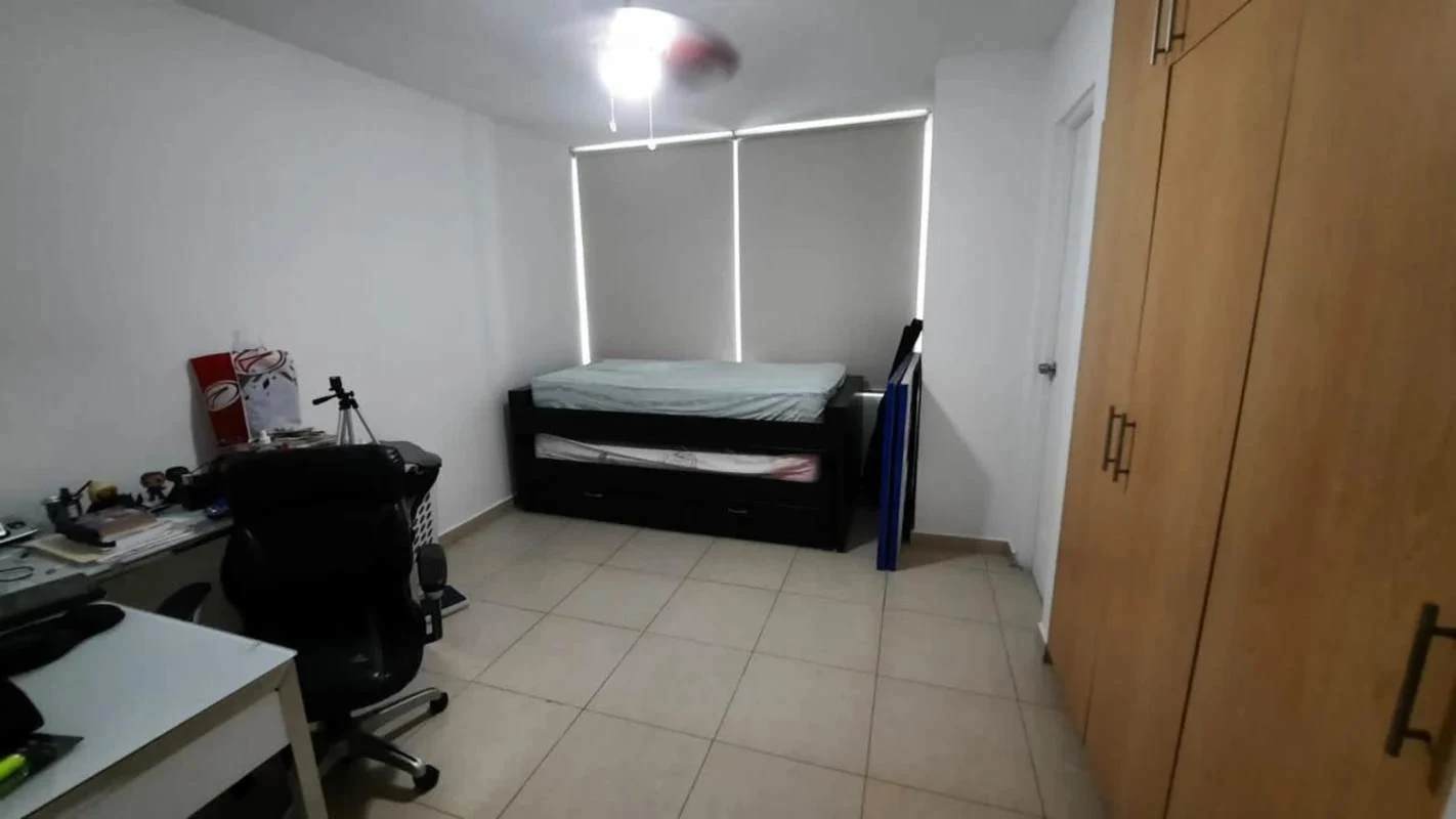 Secondary bedroom with ceramic floors and closet in PH Sol del Este Costa del Este Panama City