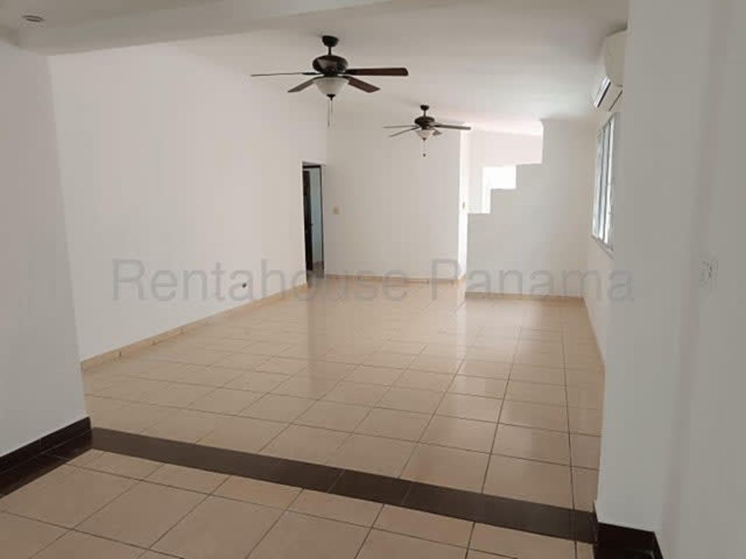 Spacious 3BR House with Terrace in Brisas del Golf Panama