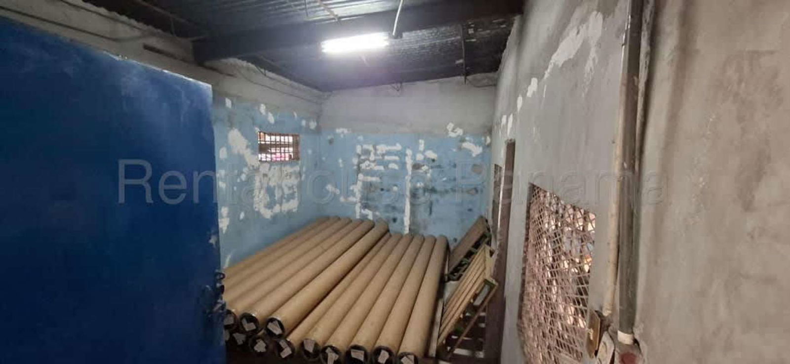 Parking space in front of commercial property for rent Parque Lefevre Panama