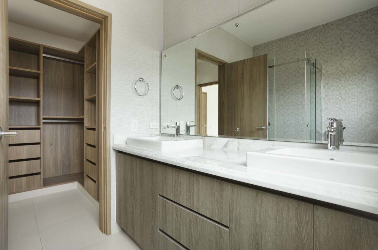 New modern multi-family homes with green surroundings in Altos del Parque Panama