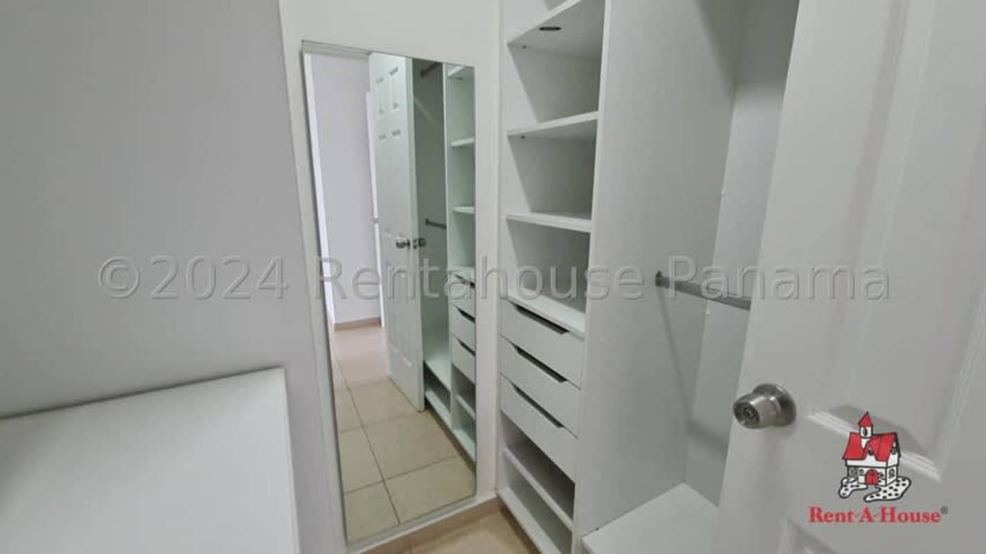 Bathroom with glass shower enclosure and granite vanity PH Sol del Este Panama