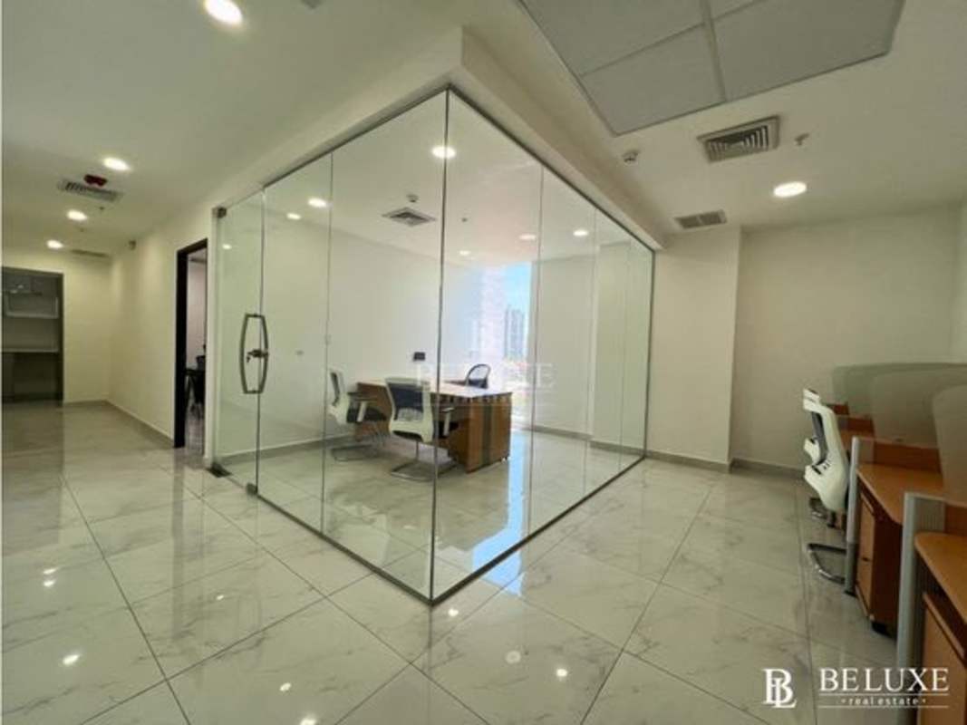 Modern furnished private offices with glass walls at RBS Tower Panama