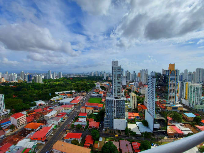 Furnished master bedroom, closet, AC, window with city skyline view in Torre Capri Panama