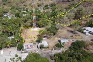 Panoramic coastal and mountain views from land for sale in Playa Leona Panama
