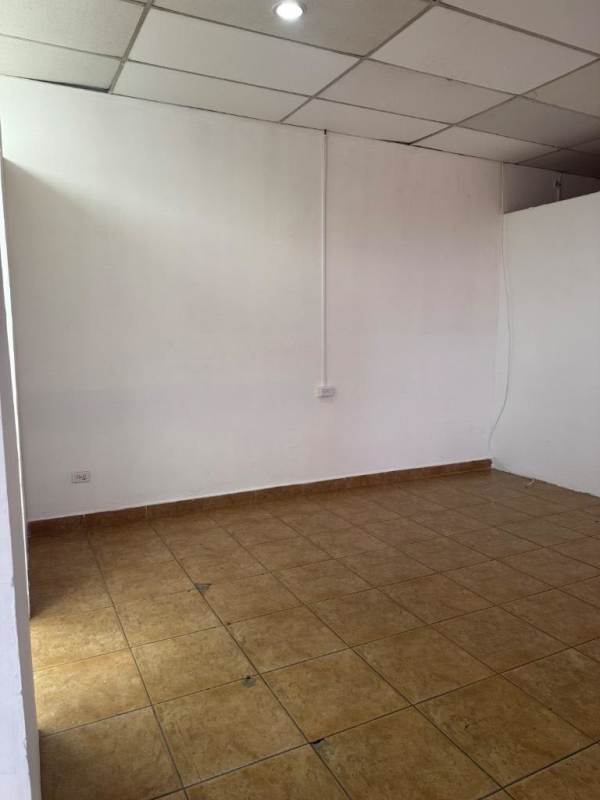 Commercial Space 50m² in Villa Cáceres Tumba Muerto