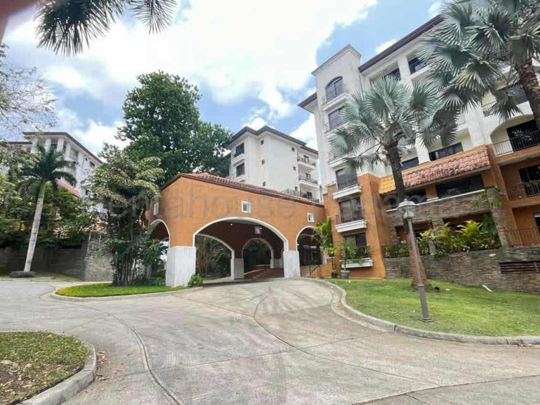 Colonial inspired Embassy Club facade in Clayton Panama luxury gated community