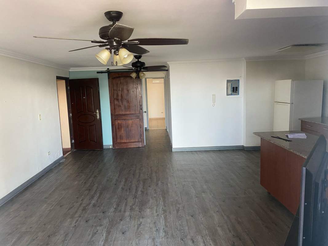 Balcony with city skyline views apartment for rent in San Francisco Panama