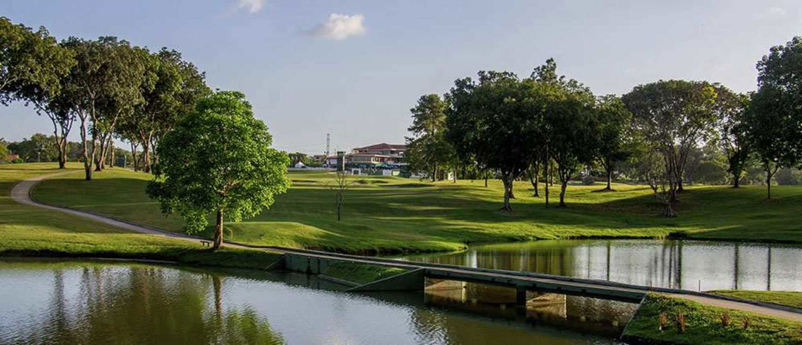 Lush fairway and mature trees at Panama Golf Club residential estate
