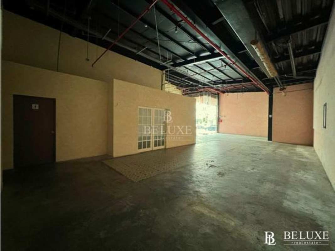 Industrial kitchen area with gas line and extraction hood Panama