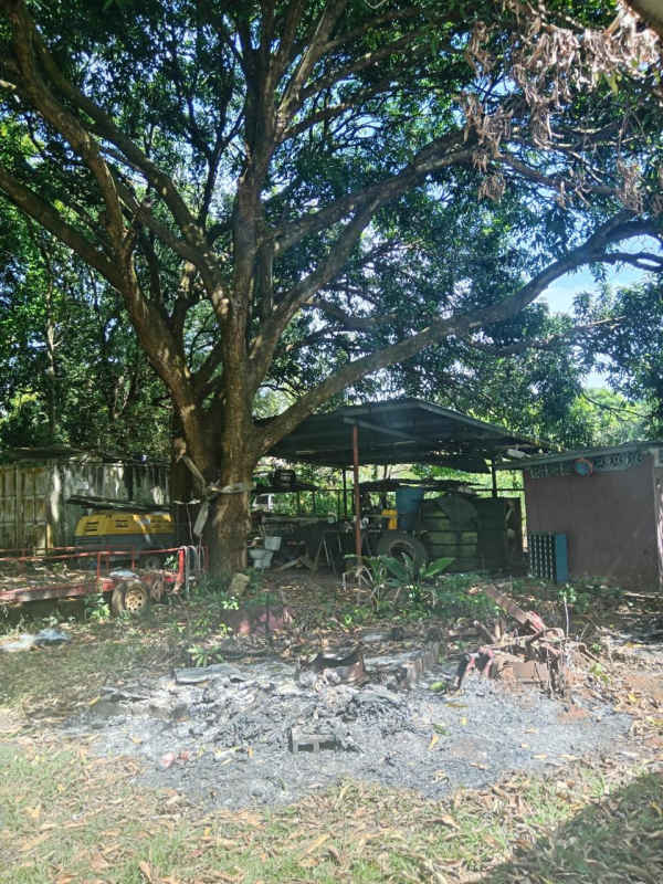 Bedroom with curtain window, tile floor, air conditioning ready San Martin Pacora farmhouse Panama