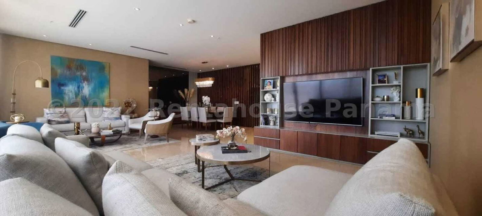 Luxury bathroom with tub overlooking skyline and golf, marble finishes PH La Vista Panama