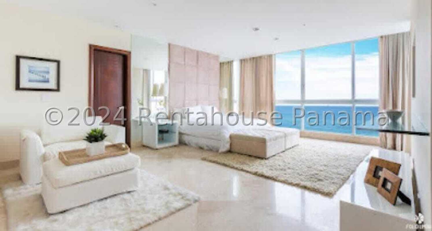 Luxury kitchen with granite counters and appliances in PH Pacific Point Panama
