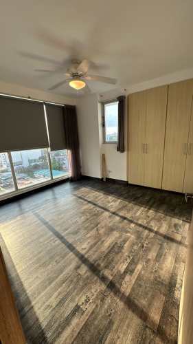 Stylish bathroom glass shower fixtures PH Marina Plaza Coco del Mar