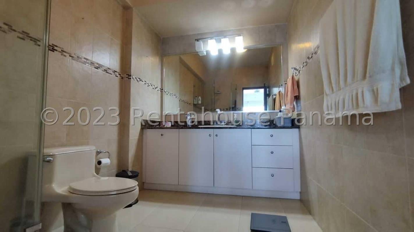 Private balcony in PH BICSA Financial with oceanfront panoramas, Panama City