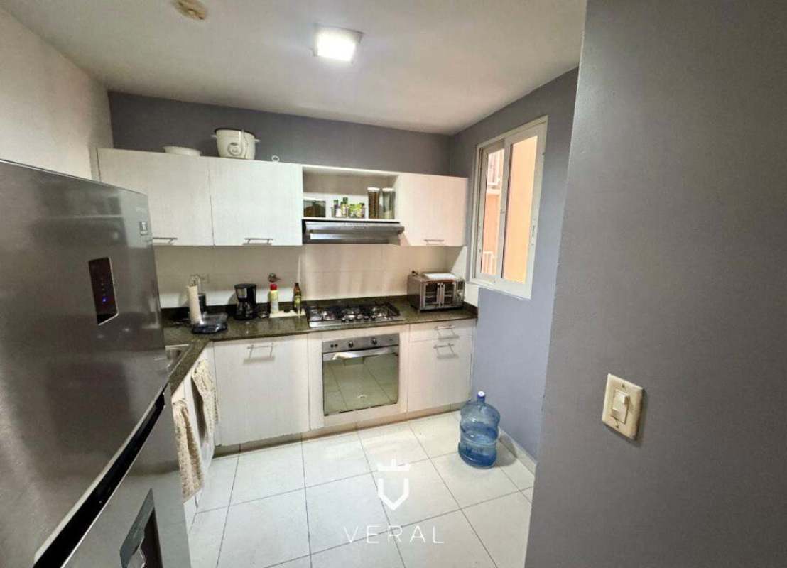 Third bedroom airy with closet and natural light in PH Torres de Versalles Panama