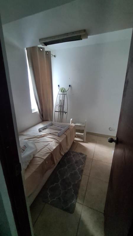 Second bedroom with wood floor and closet PH Blue Park apartment for sale Panama