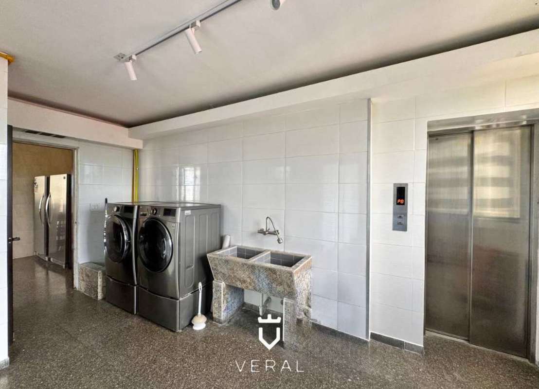 Outdoor swimming pool with terraces in Torre La Cresta building Panama City